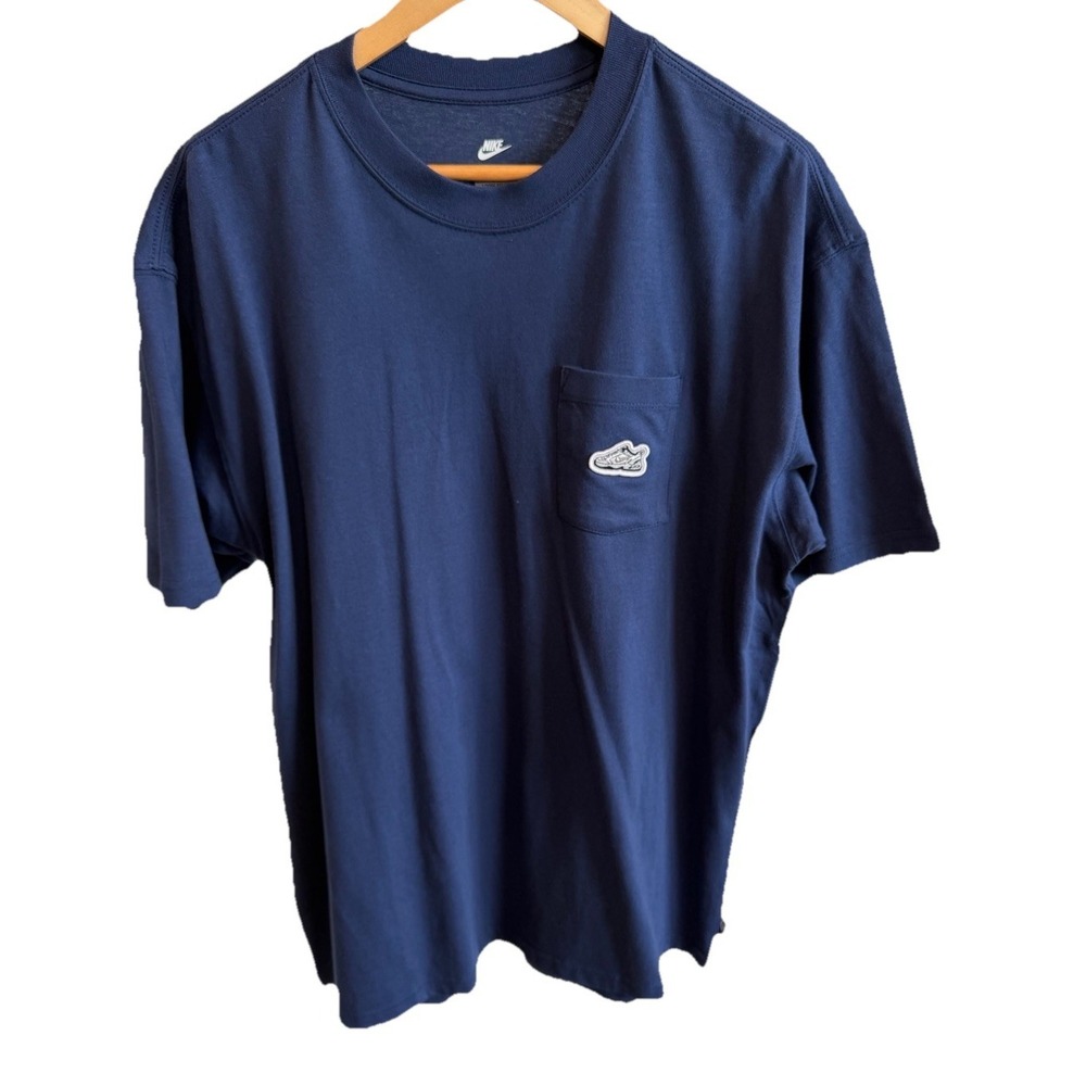 Nike Mens Tee Shirt Size Medium Loose Fit Max90s One Pocket Navy Blue NWT